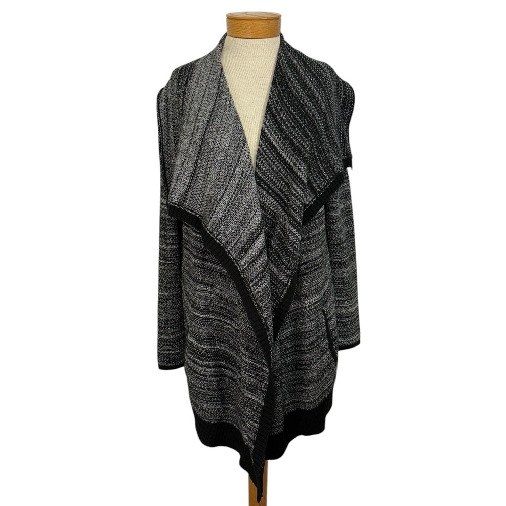 Ann Taylor Flyaway Cardigan Womens Size Medium Black White Open Front Knit